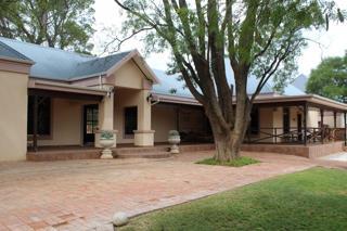 8 Bedroom Property for Sale in Middelburg Eastern Cape